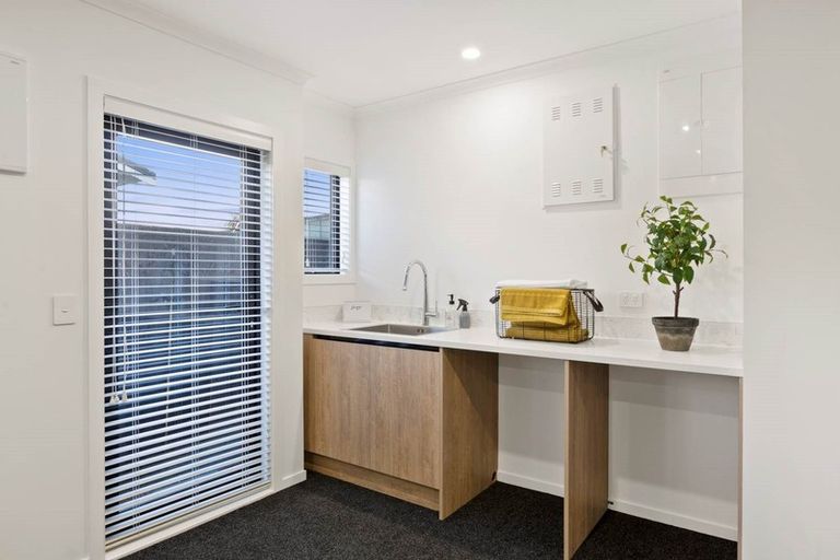 Photo of property in 7a Gambare Place, Wattle Downs, Auckland, 2103