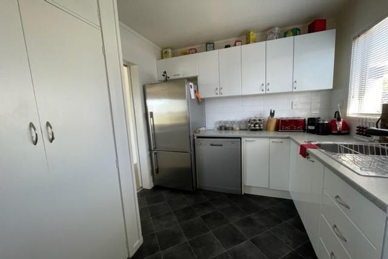 Photo of property in 2/3 Rahopara Street, Castor Bay, Auckland, 0620