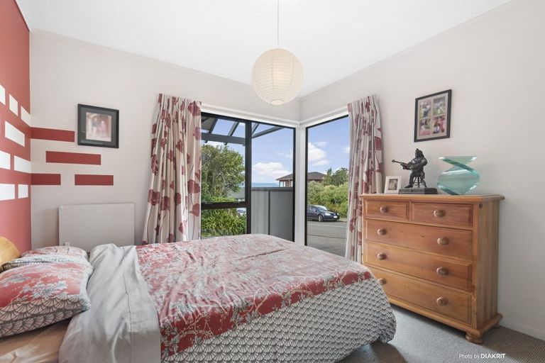 Photo of property in 36 Ashton Fitchett Drive, Brooklyn, Wellington, 6021