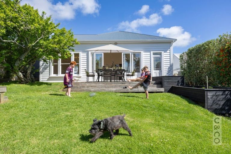 Photo of property in 28 Rata Street, Helensville, 0800