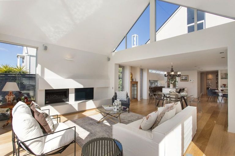 Photo of property in 23 Poynder Avenue, Merivale, Christchurch, 8014