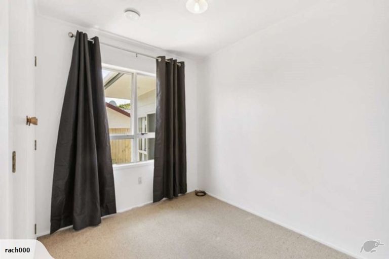 Photo of property in 28 Dingadee Street, Welcome Bay, Tauranga, 3112