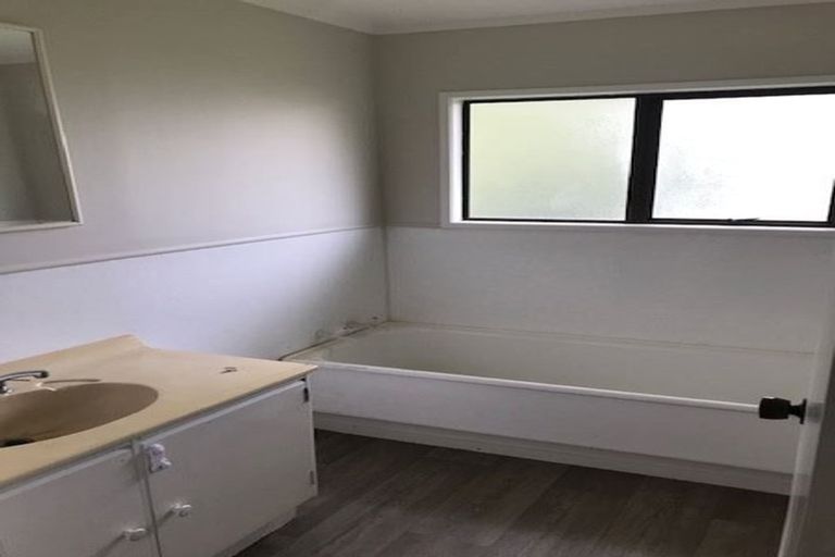 Photo of property in 43 Gilbass Avenue, Hamilton Lake, Hamilton, 3204