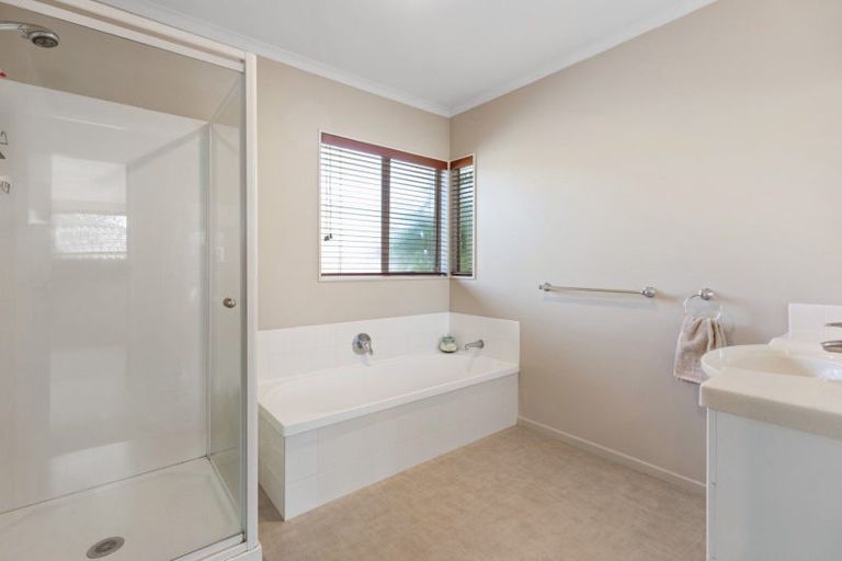 Photo of property in 6 Goodrich Close, Bethlehem, Tauranga, 3110