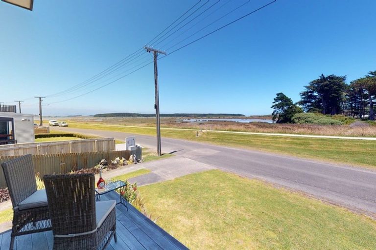 Photo of property in 2 Carter Crescent, Foxton Beach, Foxton, 4815