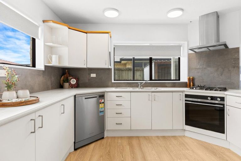 Photo of property in 8 Brixton Street, Islington, Christchurch, 8042