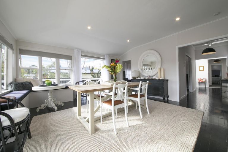 Photo of property in 2 Alice Street, Riverhead, 0820