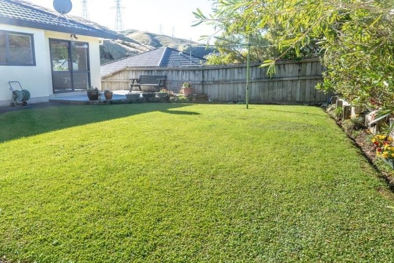 Photo of property in 15 Erlestoke Crescent, Churton Park, Wellington, 6037