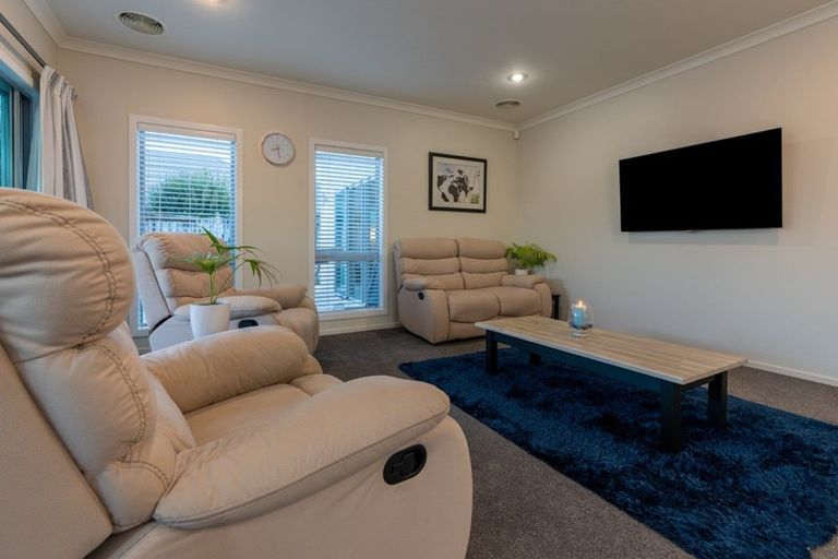 Photo of property in 32 Madison Street, Cambridge, 3434