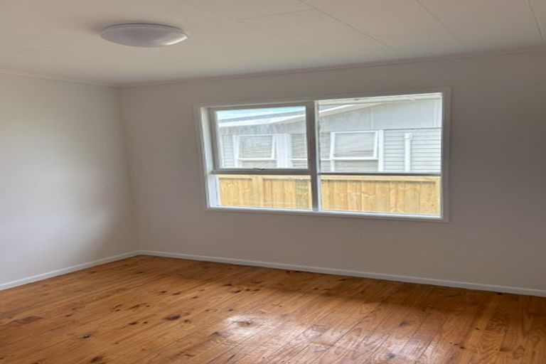 Photo of property in 12 Burbridge Road, Favona, Auckland, 2024