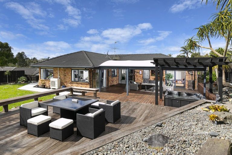 Photo of property in 51 Jadewynn Drive, Massey, Auckland, 0614