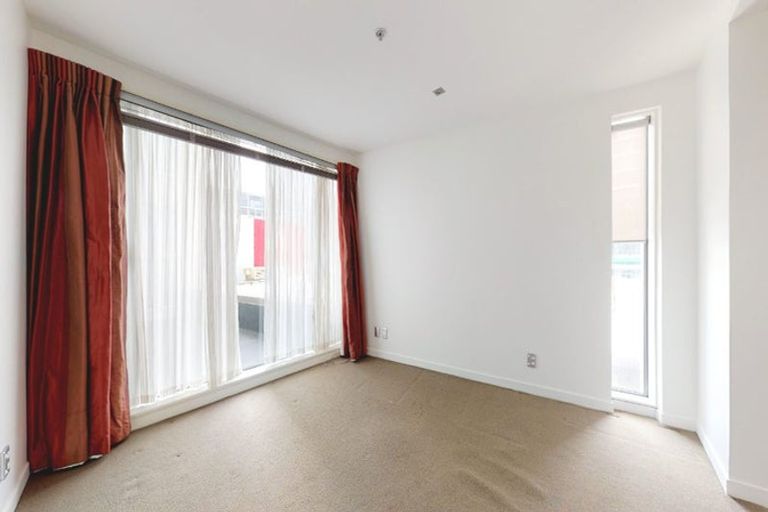 Photo of property in Portal Apartments, 1d/42 Cable Street, Te Aro, Wellington, 6011