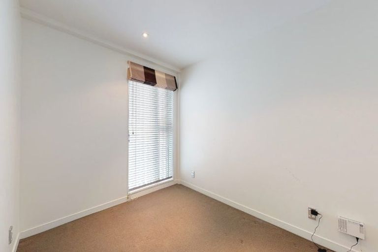 Photo of property in Portal Apartments, 1d/42 Cable Street, Te Aro, Wellington, 6011