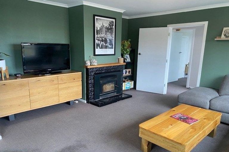 Photo of property in 91 Awanui Street, Merrilands, New Plymouth, 4312