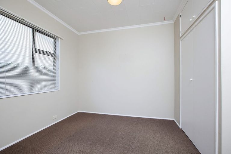 Photo of property in 9 Hoyle Place, New Plymouth, 4310