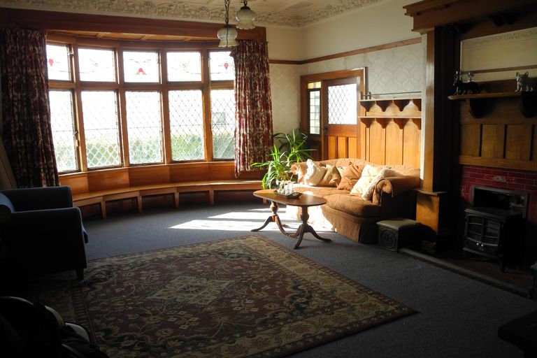 Photo of property in 22 Timaru Road, Waimate, 7924