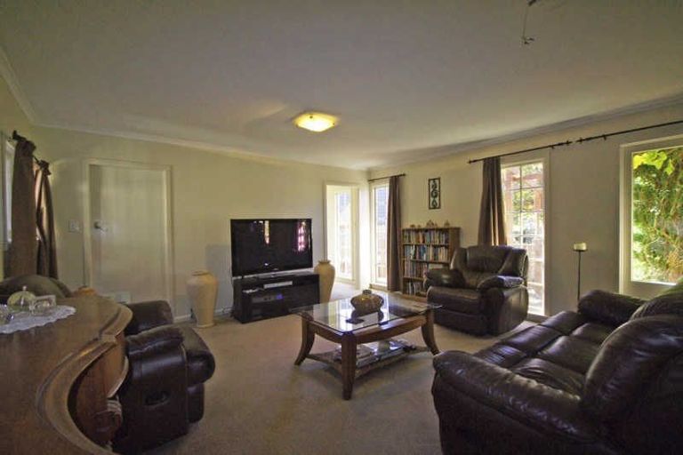 Photo of property in 19 Owens Terrace, Upper Riccarton, Christchurch, 8041