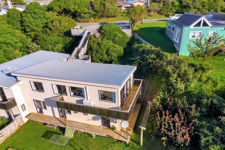 Photo of property in 2/4 Puaha Street, Takapuwahia, Porirua, 5022