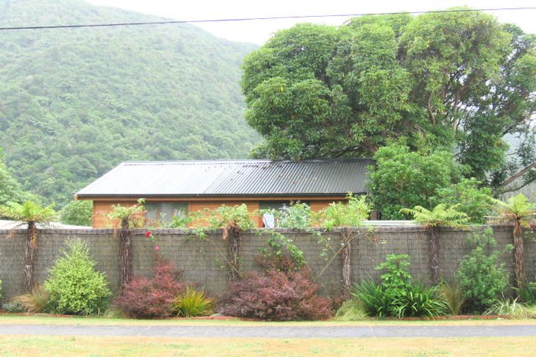 Photo of property in 4 Black Beech Street, Birchville, Upper Hutt, 5018