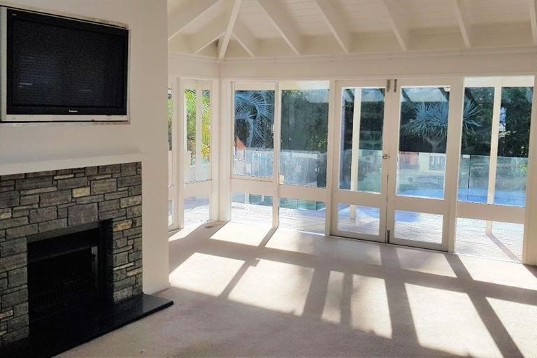 Photo of property in 36 Rewi Street, Torbay, Auckland, 0630