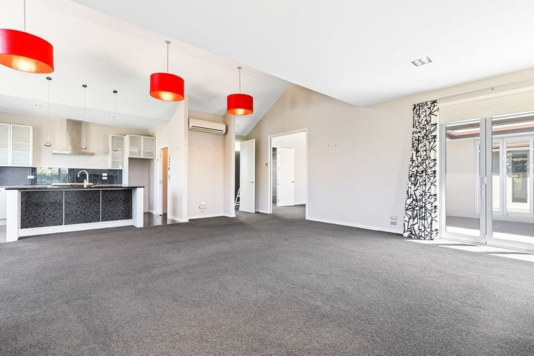 Photo of property in 5 Applefield Court, Northwood, Christchurch, 8051