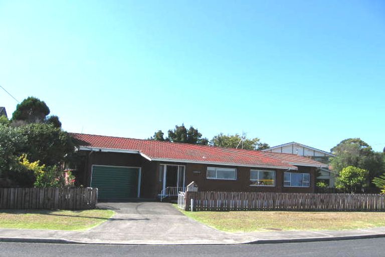 Photo of property in 15 Law Street, Torbay, Auckland, 0630