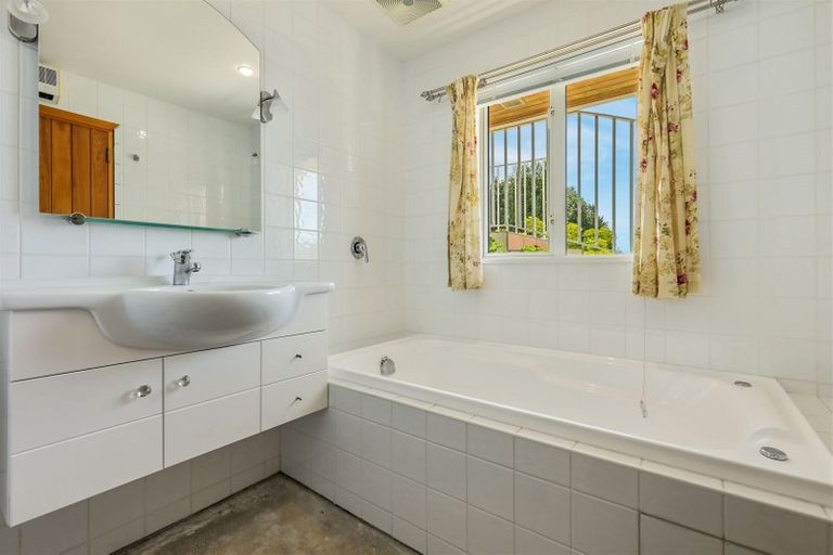 Photo of property in 7 Gardenhill Lane, Redcliffs, Christchurch, 8081