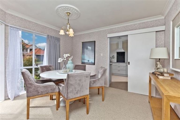 Photo of property in 2/5 Fenwick Avenue, Milford, Auckland, 0620