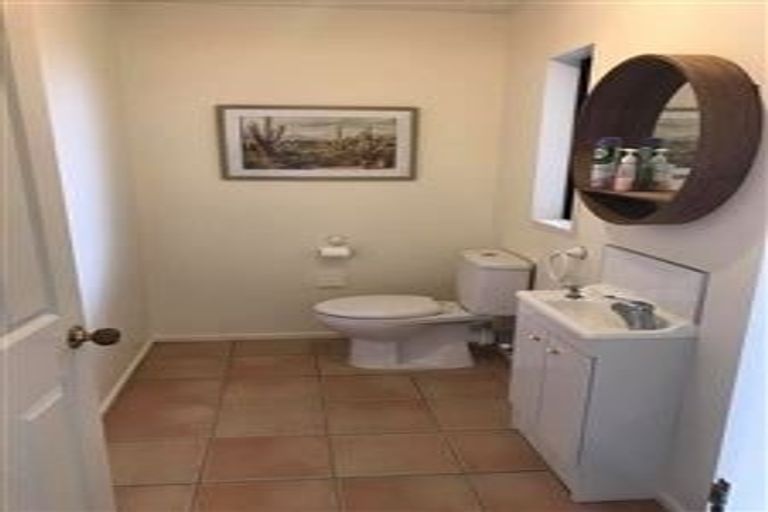 Photo of property in 141 Kahu Road, Paremata, Porirua, 5024