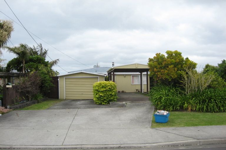 Photo of property in 99 Roberts Road, Matakatia, Whangaparaoa, 0930