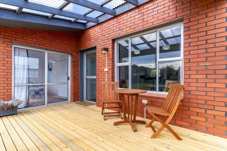 Photo of property in 6 North Foreland Street, Waihola, Milton, 9073