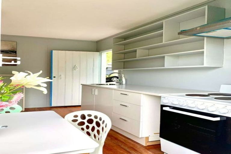 Photo of property in 50 Peter Terrace, Castor Bay, Auckland, 0620
