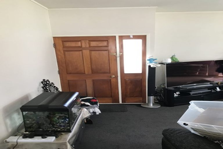 Photo of property in 33 Addison Drive, Glendene, Auckland, 0602