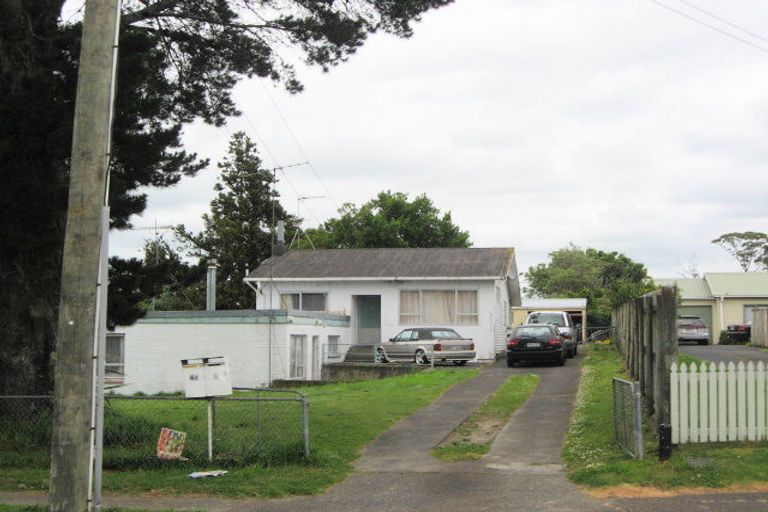 Photo of property in 4 Waimana Road, Conifer Grove, Takanini, 2112