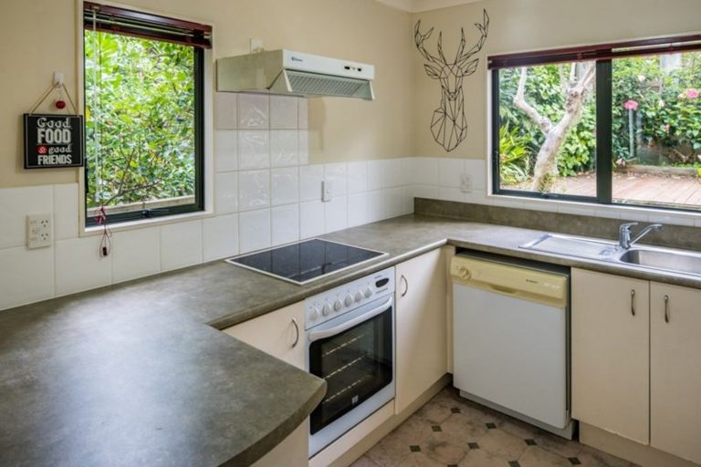 Photo of property in 13a View Road, Titahi Bay, Porirua, 5022