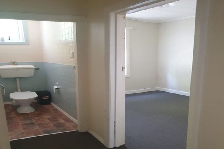 Photo of property in 115-117 Shakespeare Road, Bluff Hill, Napier, 4110