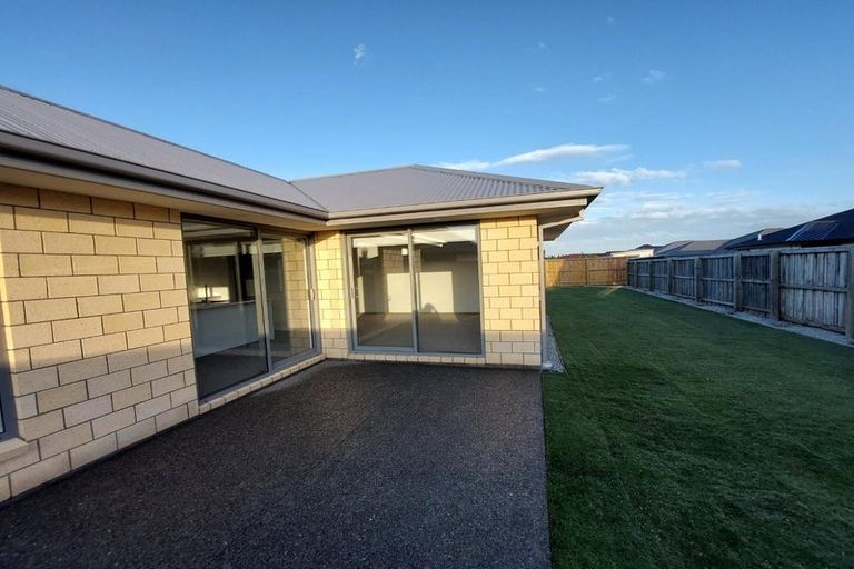 Photo of property in 118 Shillingford Boulevard, Rolleston, 7615