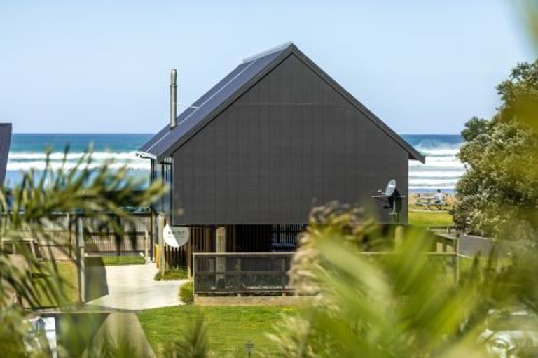 Photo of property in 10b Beach Road, Waihi Beach, 3611