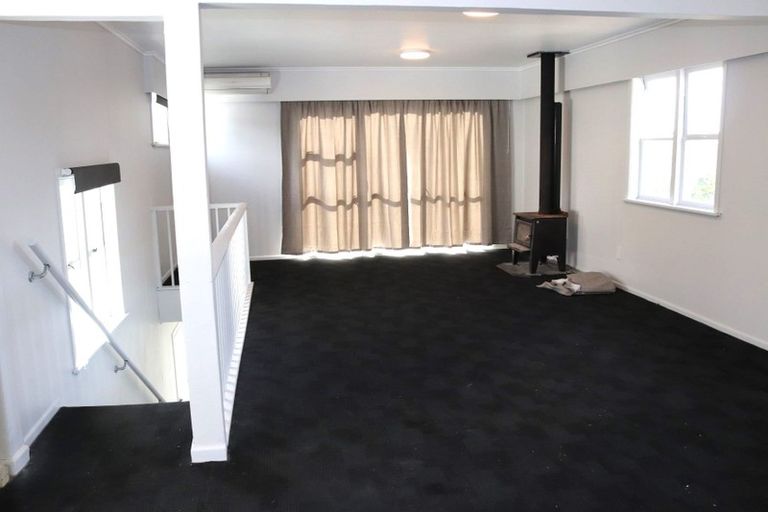 Photo of property in 579 East Coast Road, Browns Bay, Auckland, 0630