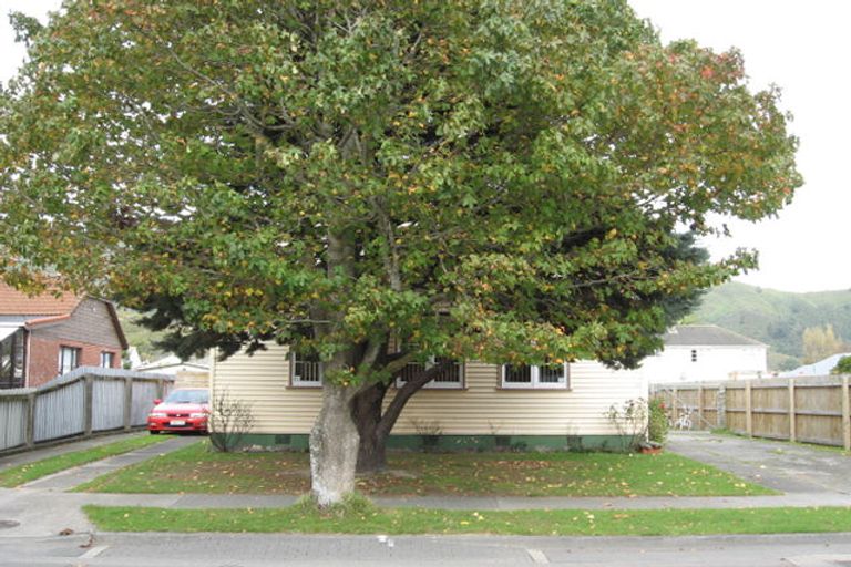Photo of property in 28 Bush Street, Naenae, Lower Hutt, 5011