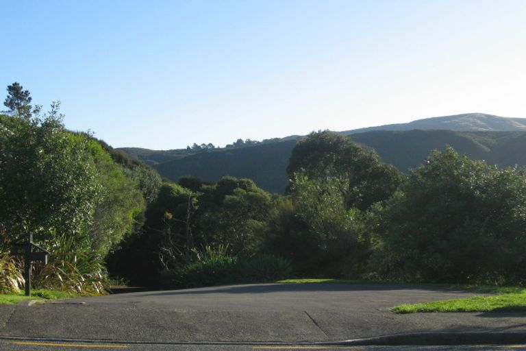 Photo of property in 64 Holborn Drive, Stokes Valley, Lower Hutt, 5019