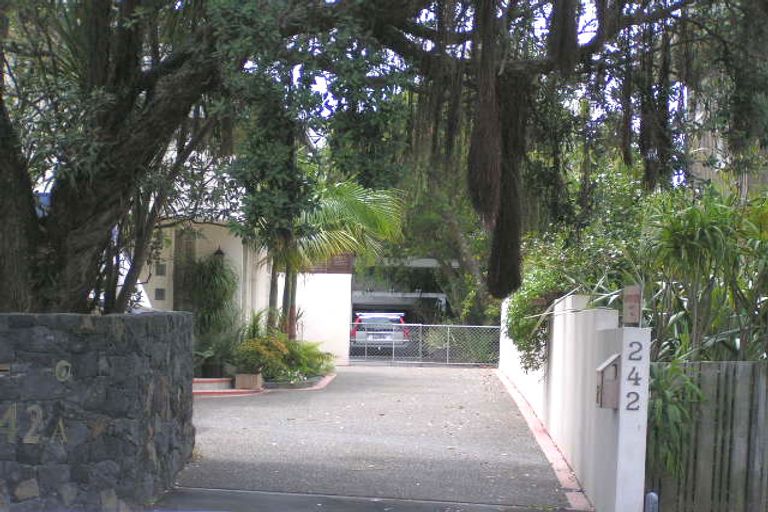 Photo of property in 242 Lake Road, Hauraki, Auckland, 0622