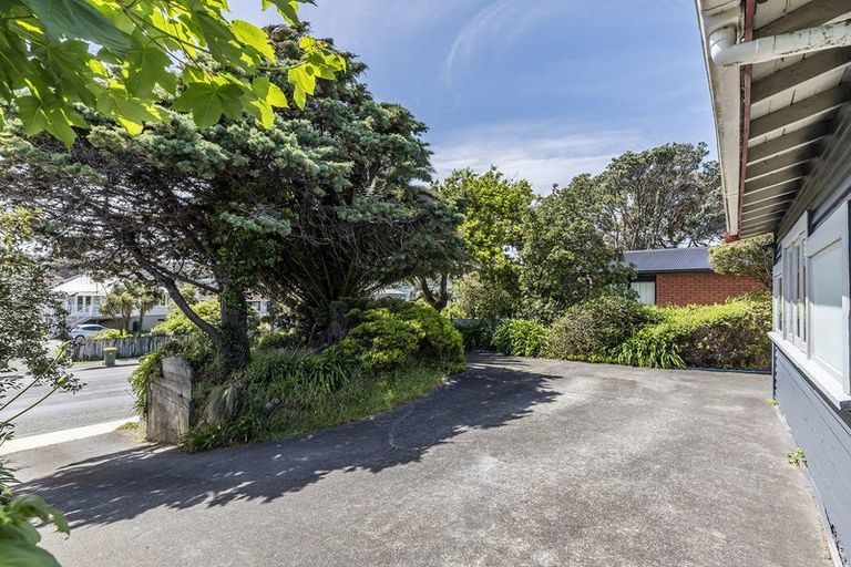 Photo of property in 52 Main Road, Titahi Bay, Porirua, 5022