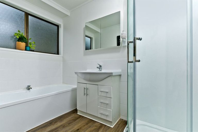 Photo of property in 20 Kellett Road, Ranui, Auckland, 0612