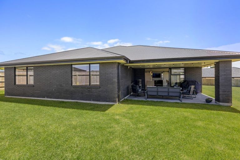 Photo of property in 10 Kararaina Close, Whalers Gate, New Plymouth, 4310