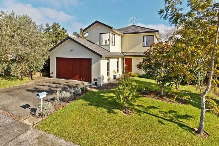 Photo of property in 16 Fearnley Grove, Albany, Auckland, 0632