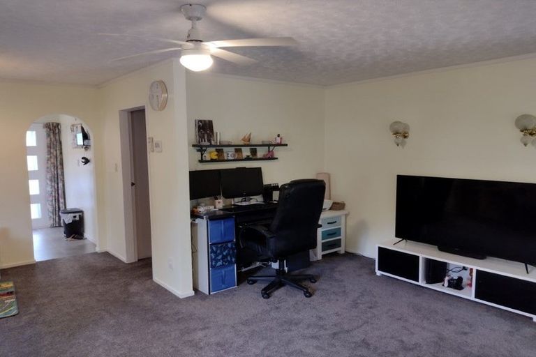 Photo of property in 1/26 Marlborough Street, Silverstream, Upper Hutt, 5019