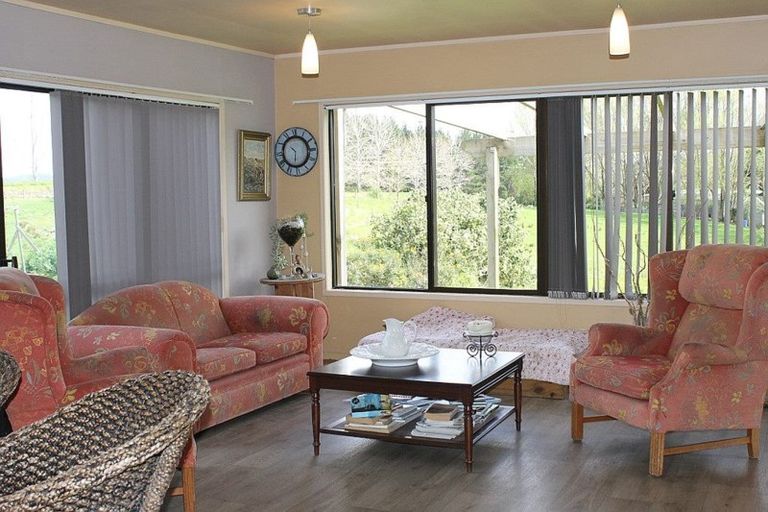 Photo of property in 316 Mountain Road, Maungaturoto, 0587