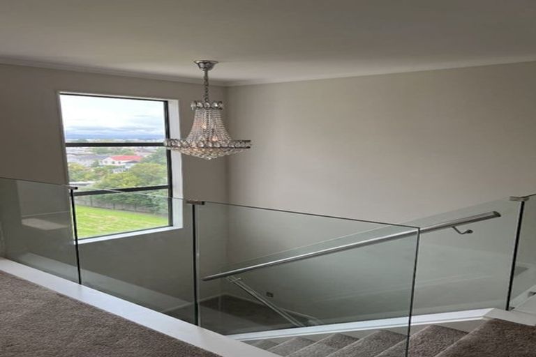 Photo of property in 28 The Enclave, Totara Heights, Auckland, 2105