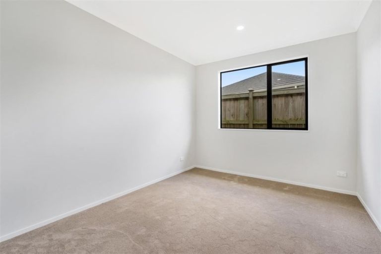 Photo of property in 9 Remana Crescent, Huapai, Kumeu, 0810